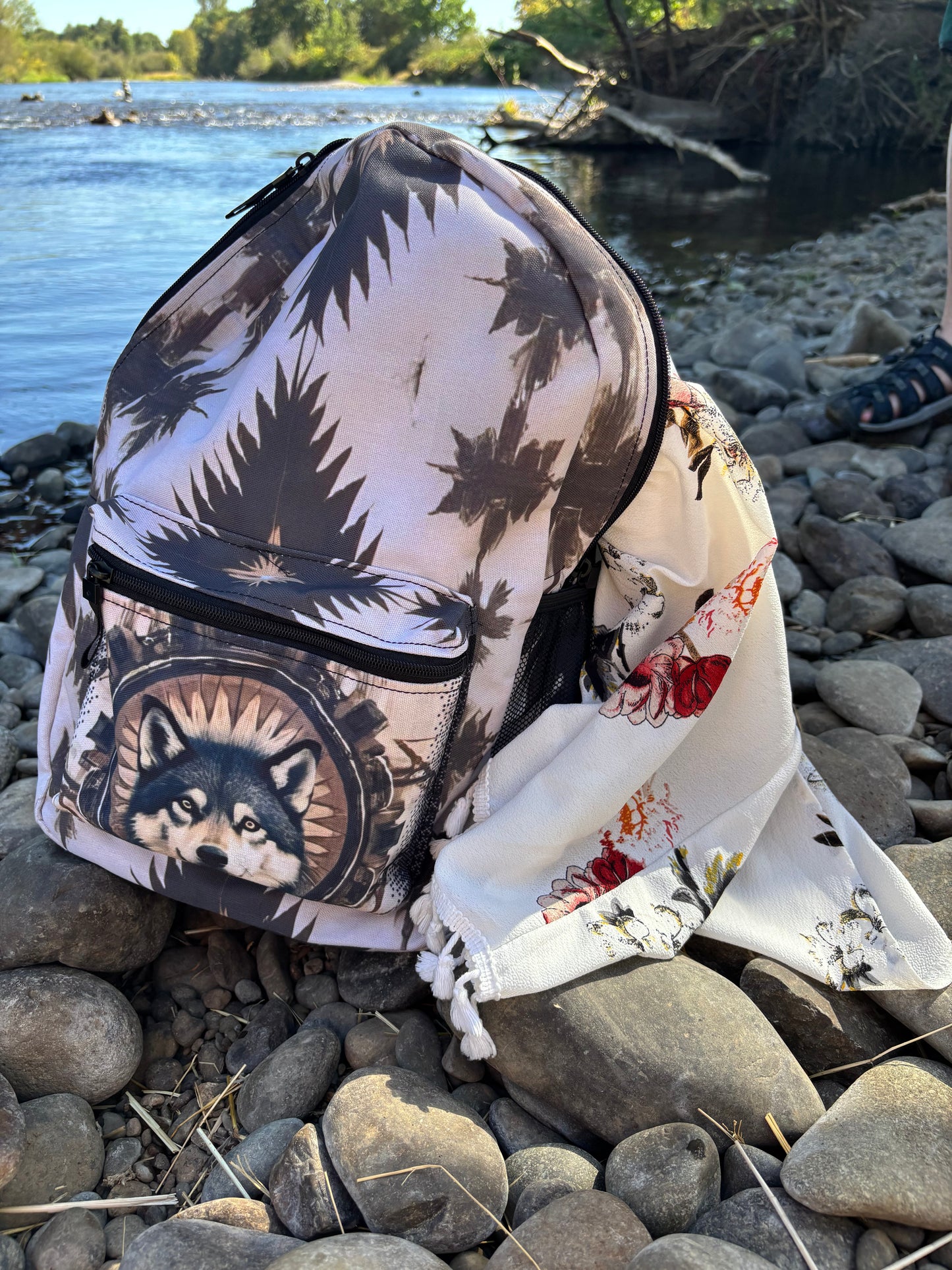Backpacks: Gear That Goes Off-Grid (Grey Wolf)